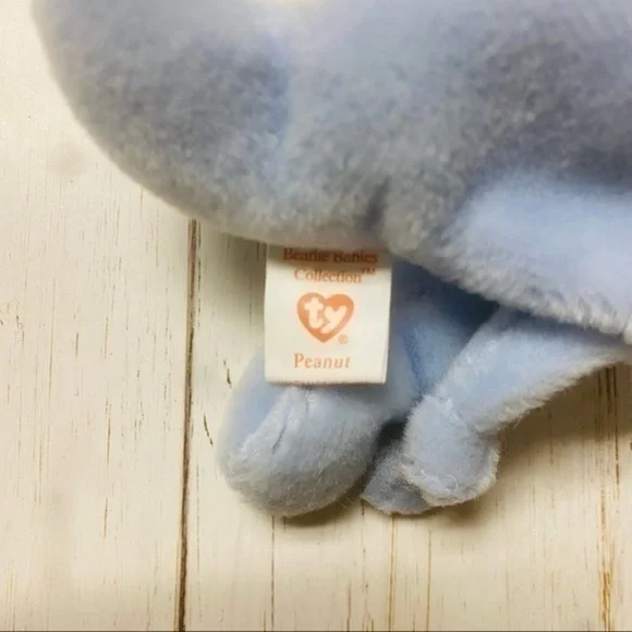 1995 TY PVC BEANIE BABY LIGHT BLUE PEANUT ELEPHANT - Picture 4 of 9